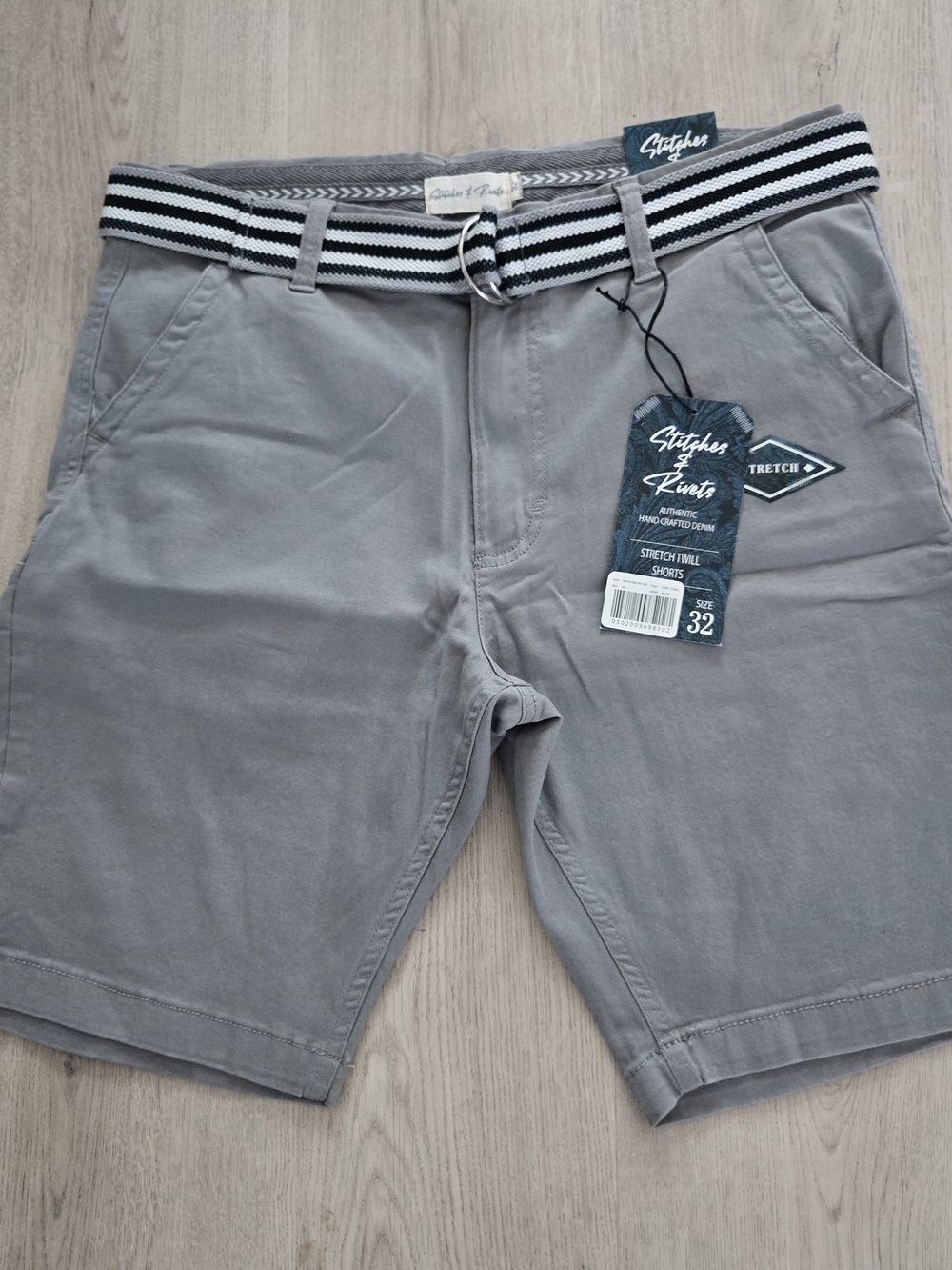 Stylish Gray Stretch Flat-Front Men's Shorts by Stitches & Rivets - Size 32